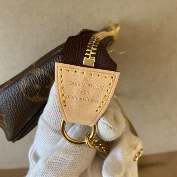 100% Authentic LOUIS VUITTON Monogram Mini Pochette Accessories! - Picture 6 of 16
